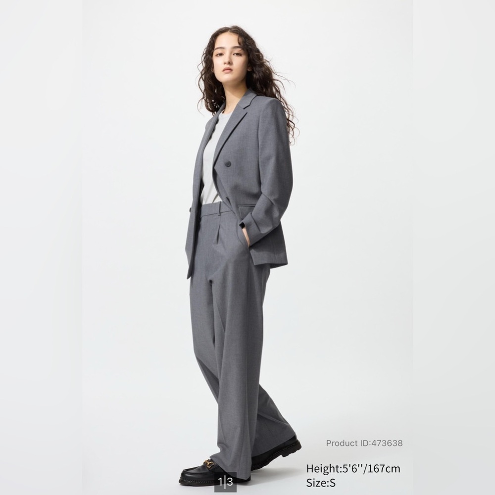 Uniqlo Women’s Gray Pleated Wide Pants